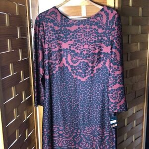 Gabby Skye Red & Black Graphic Print Dress with 3/4 Sleeve